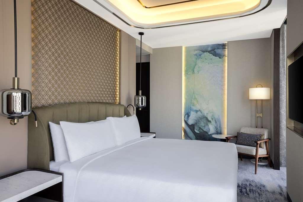 Embassy Suites By Hilton Dubai Business Bay Номер фото