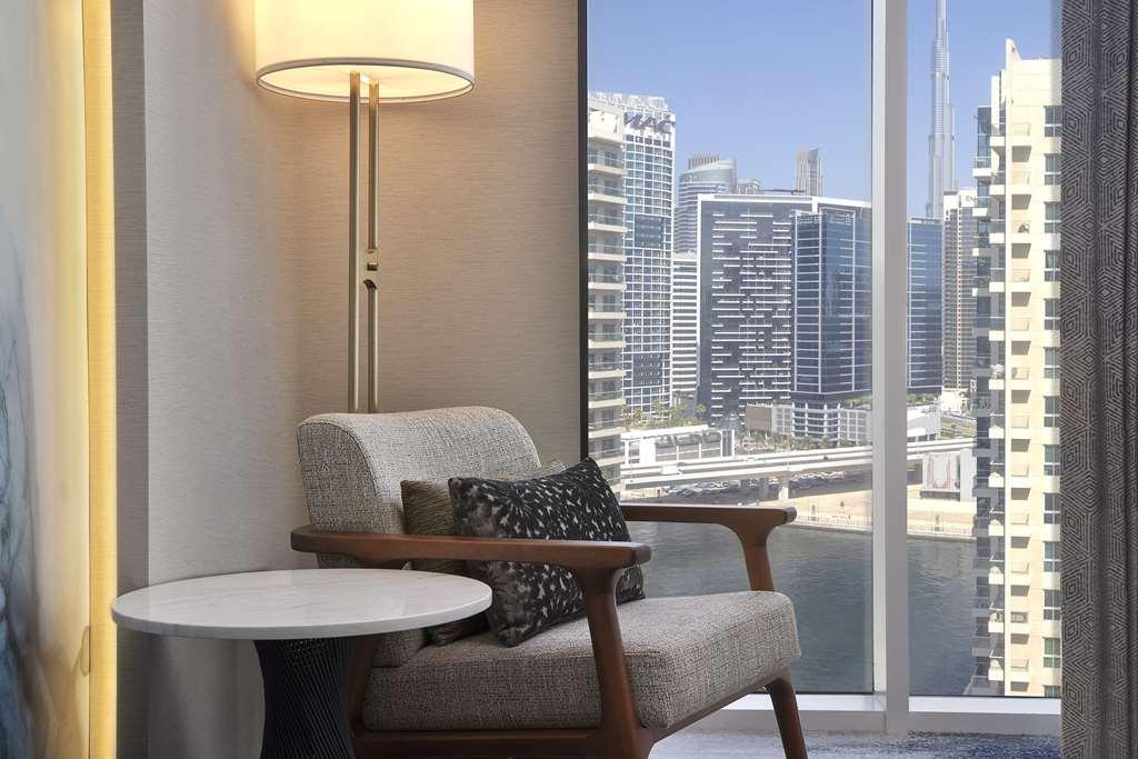 Embassy Suites By Hilton Dubai Business Bay Номер фото