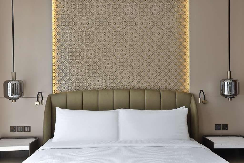 Embassy Suites By Hilton Dubai Business Bay Номер фото