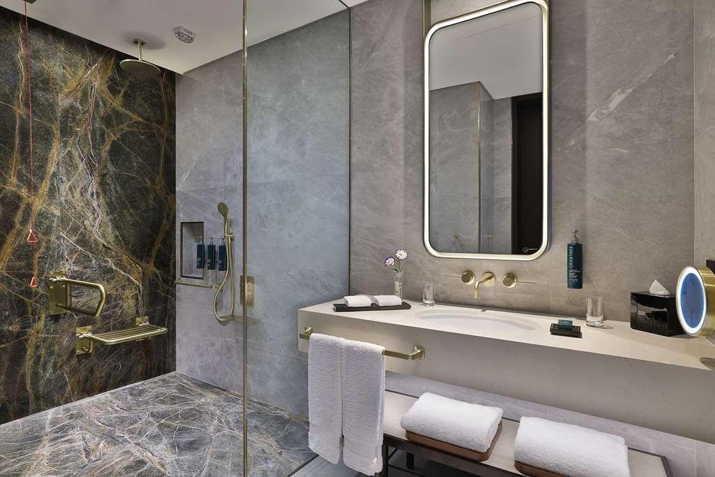 Embassy Suites By Hilton Dubai Business Bay Номер фото