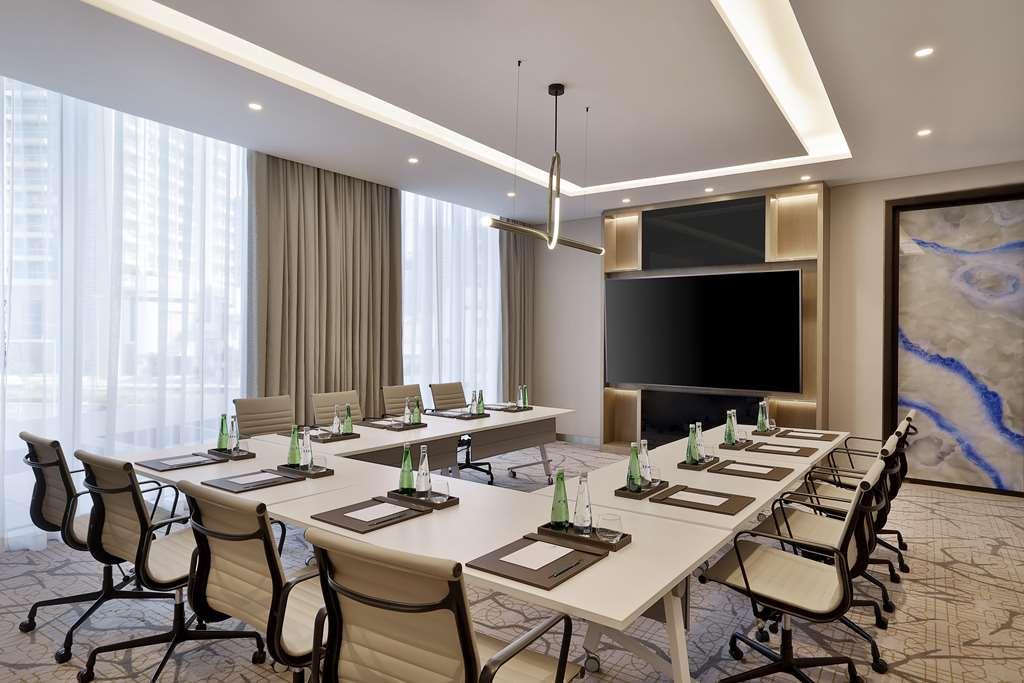 Embassy Suites By Hilton Dubai Business Bay Удобства фото